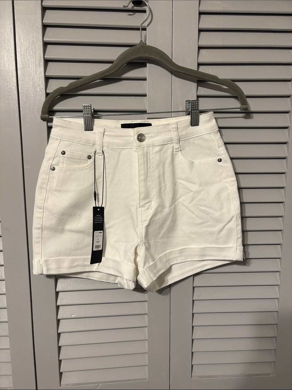 Fashion Nova White High-Waist Cuffed Denim Shorts - Picture 1 of 2